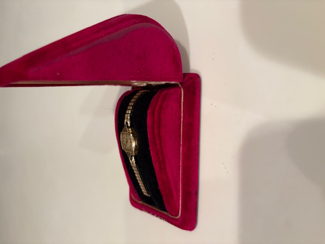 Dolly Madison box side view