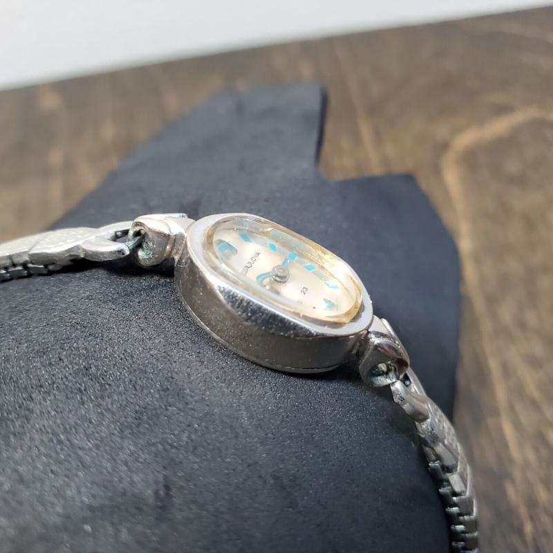 Left side of watch to give better view of the edges, which are slightly sloped on the left and right side of the the case.