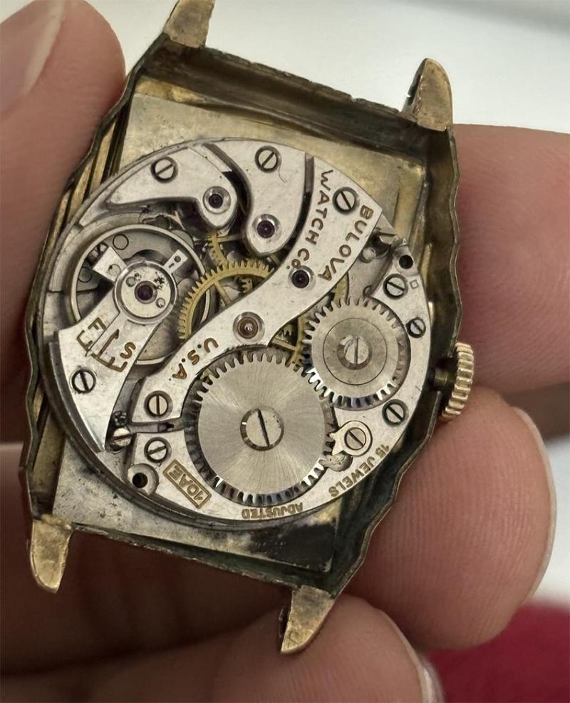 The 15jewel movement in 1936 which I think is not the original movement surprise to be in use in this president watch.