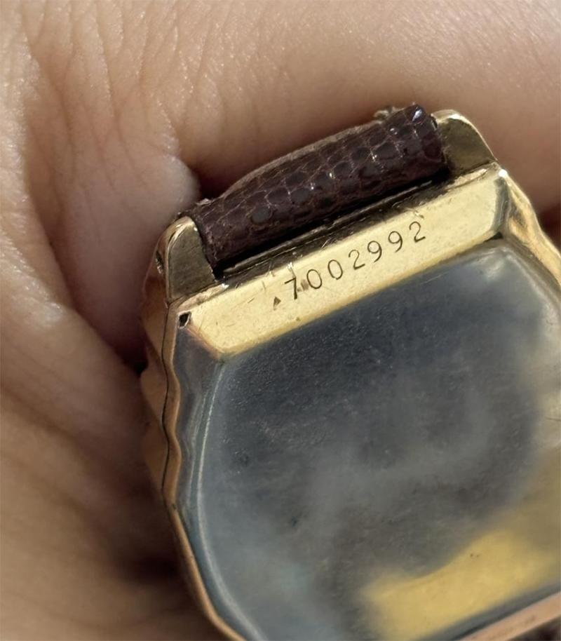 The serial number at the case back shown it’s produced in 1937