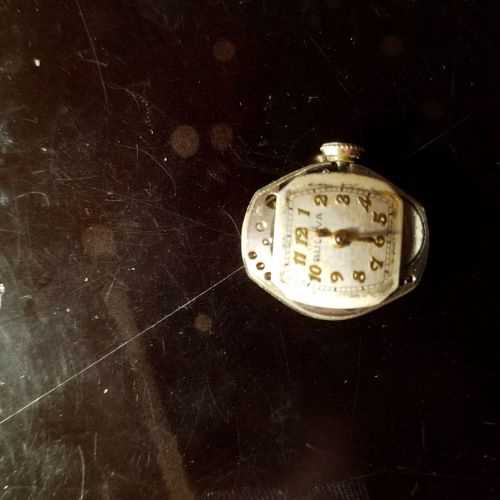 face Bulova watch