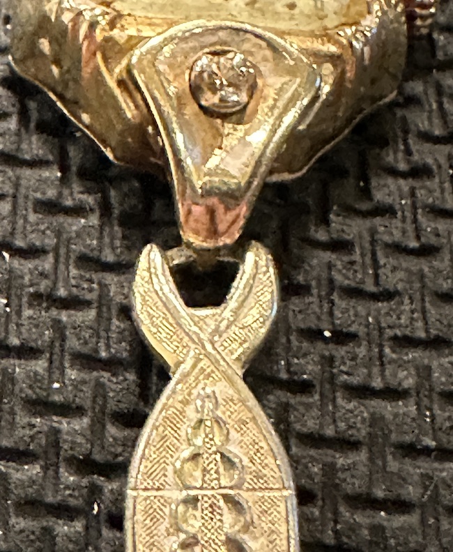 Watch bracelet connection to face of watch 2.1.2023