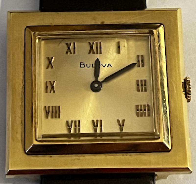 face is Roman numerals no second hand.  Case is gold plated .  Watch has code M9 which I take to be 1969.  Upload date is march 7 2022