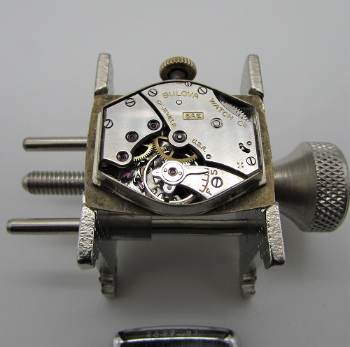 1943 Senator Bulova Gold color watch movement