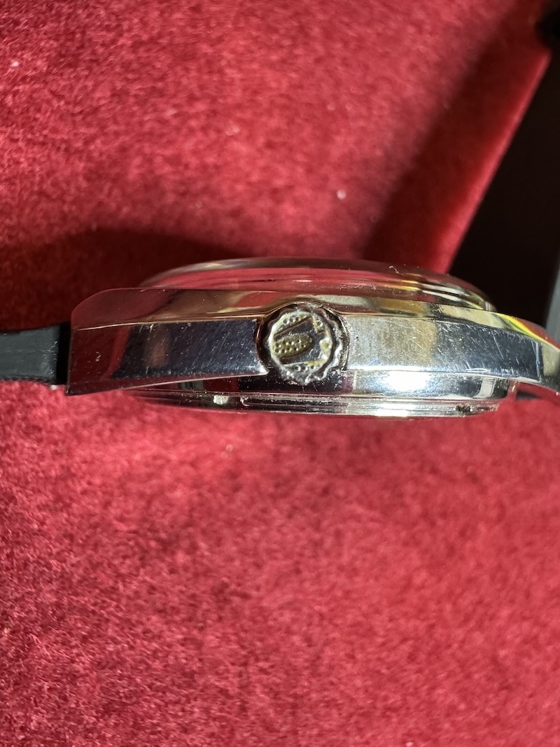 Side view showing crown close up
