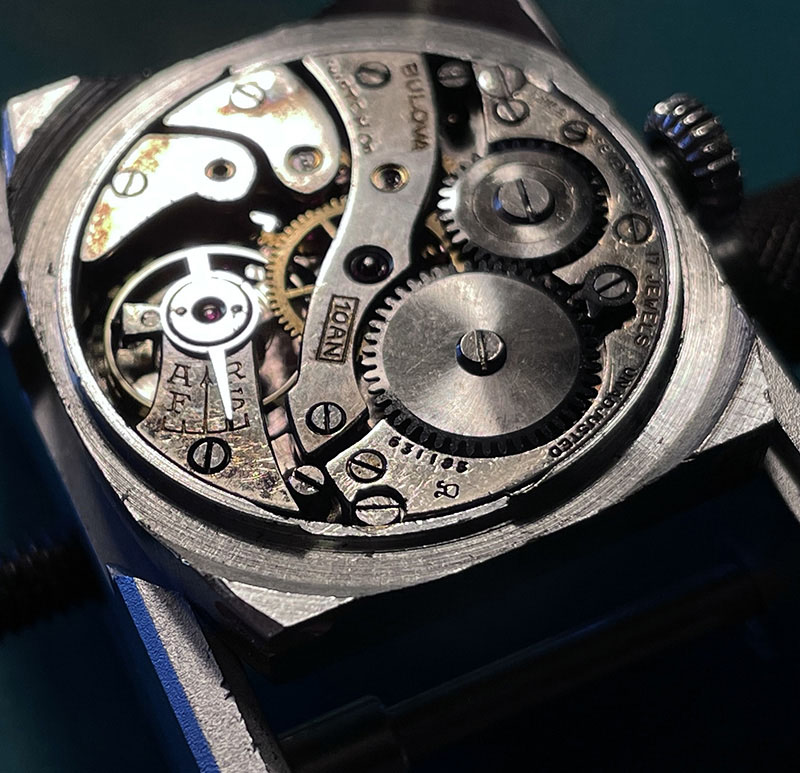 Bulova 1930 Sky King - Movement works side