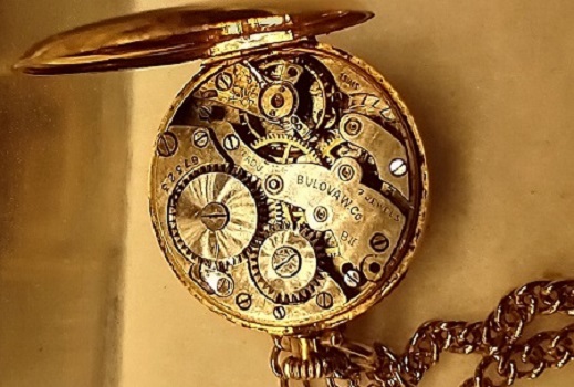 BulovaW.Co. 07325. Just below the Co. is what appears to be BII