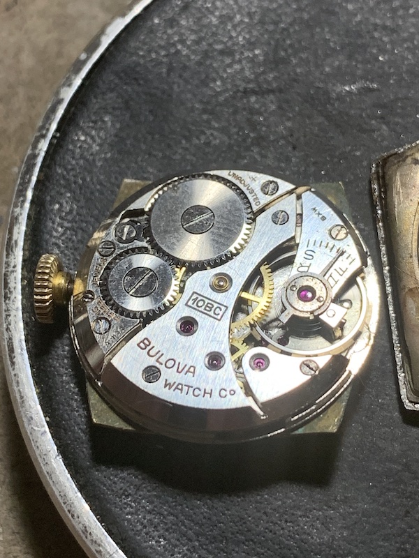 Bulova Officer