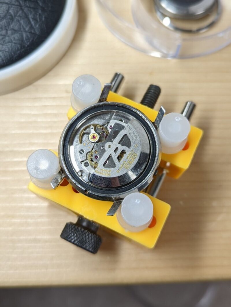 Movement showing 11ALACD on rotor; movement is not an ALACD.