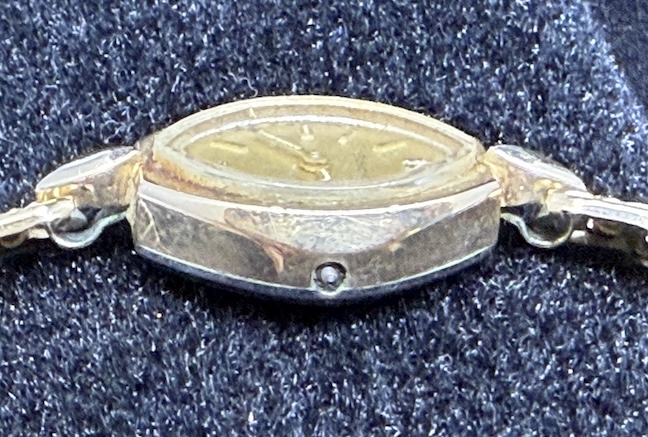 Right Side (missing crown)