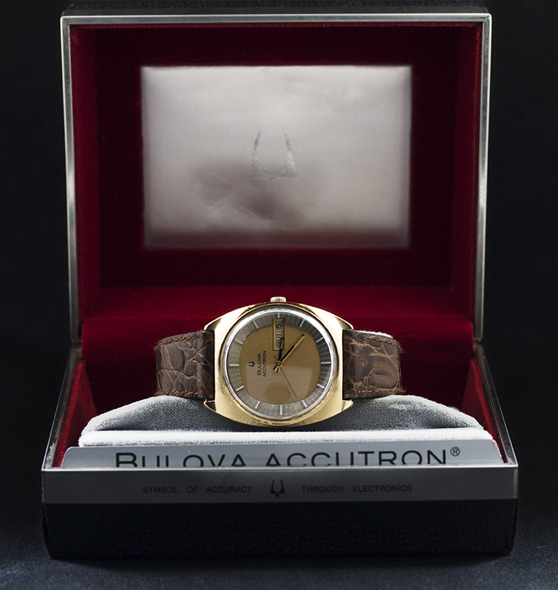 bulova_3-383962_1972_José Serra