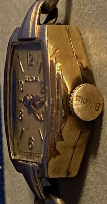 Bulova Dauphine side