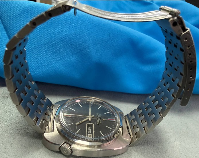 2182 day date unknown bracelet